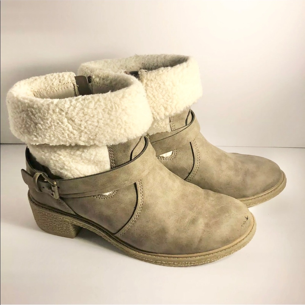 Stevies Gray Size 6 Faux Fur Girls/women Boots